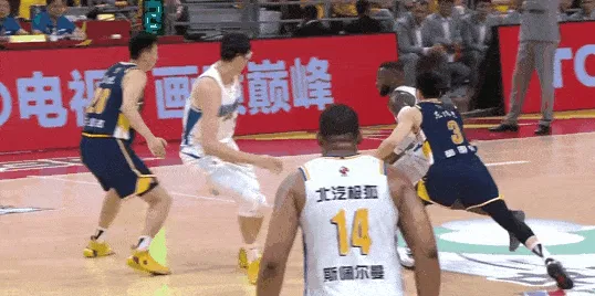 开云权威入口-杰曼高难度打进&amp;amp;陈盈骏三分命中，北京领先到10分再打停广东